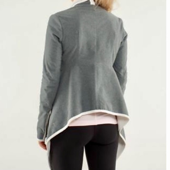 Lululemon Presence of Mind Wrap - Picture 7 of 13